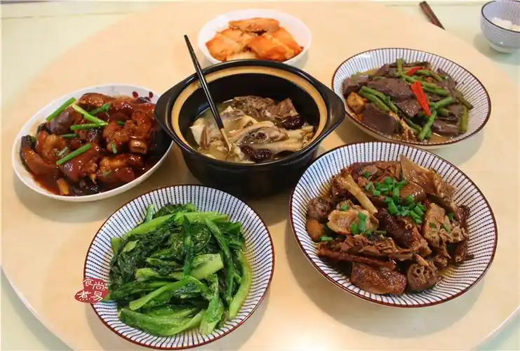 原创端午节,小姑子来我家吃午餐,五菜一汤有荤有素,家人吃的很满意