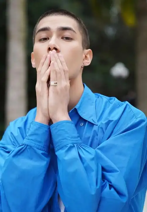 每天都要感叹米卡真的是帅得让人腿软