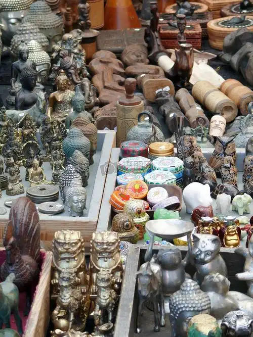 市场里的古董
