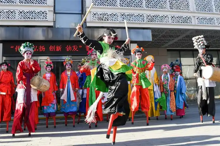 高跷小将 展演非遗-天津东丽网站-媒体融合平台