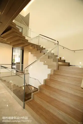 现代风格木质楼梯设计