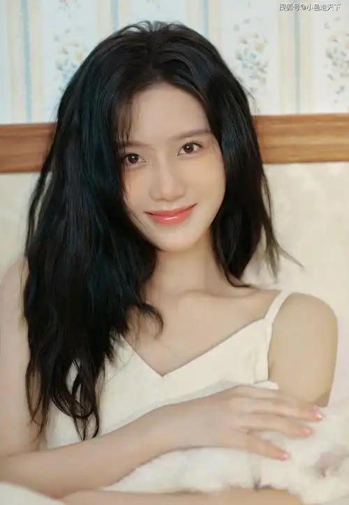 陈意涵披肩散发青春活力写真