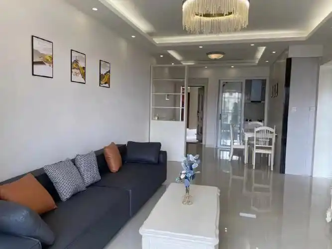 商务区精装修精装修三房两卫高性价比出租