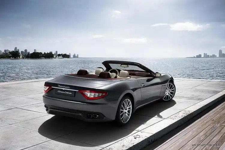 首款四座敞篷车 玛莎拉蒂grancabrio亮相
