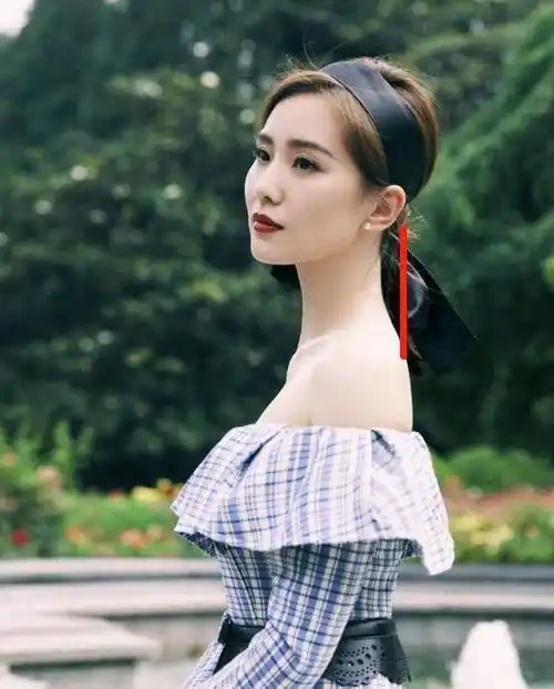 34岁刘诗诗瘦成纸片人!