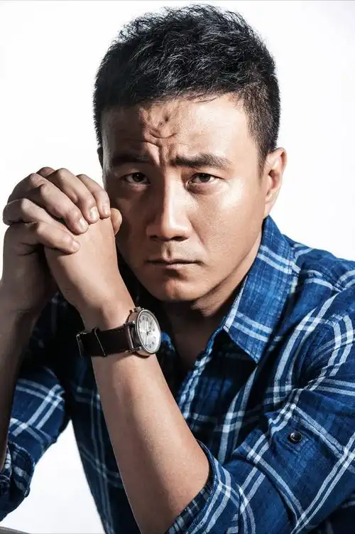 回顾胡军台上霸气硬汉把温柔给了两个女人儿子却不像亲生的