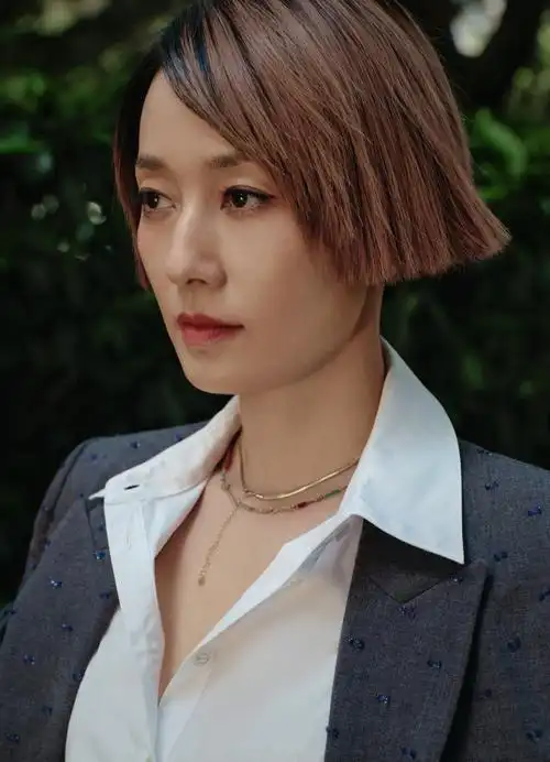 刘雯,马伊琍,宋轶,韩东君今日亮相erdos上海时装周,四位大咖对本季