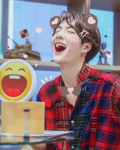 hello,王一博亲自盖章过的王甜甜,要来看看嘛?