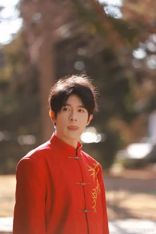 迎新春[挂灯笼][拜年][舞狮][送福]#龙年大吉#季肖冰超话