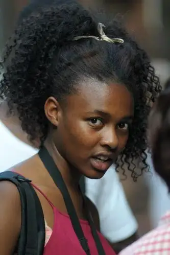 这里来之世界各地,各国的友好人亊,有各种肤色,不同的语言,不同的生活