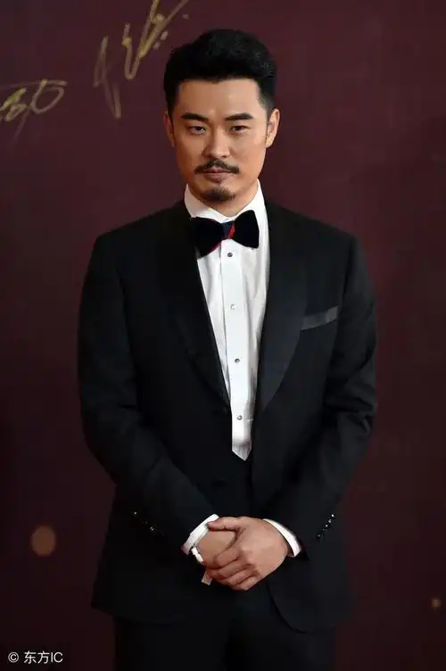 陈赫自嘲秃顶可待,网友神评被胡子借去了 暗指娱乐圈竞争激烈!