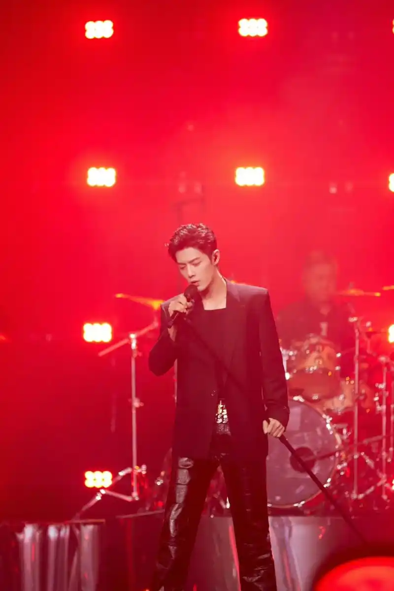 肖战# 今晚北北成了歌手肖战专场 光点,给所有知道我名字的人,苍海