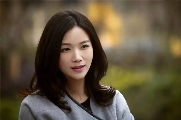 她是陈思诚的前女友,长得像刘涛,虽然有演技却一直不温不火_曹曦文