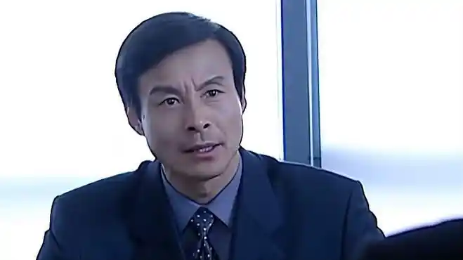 罪域:李子涛会上帮兆哥卖地,一个眼神过去,全场没人敢说个不字-影视综