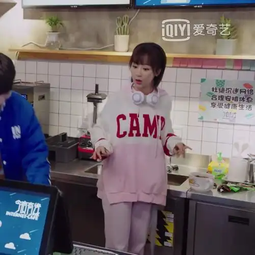 原版亲爱的热爱杨紫佟年同款卫衣粉色t恤 潮休闲宽松套头连帽外套