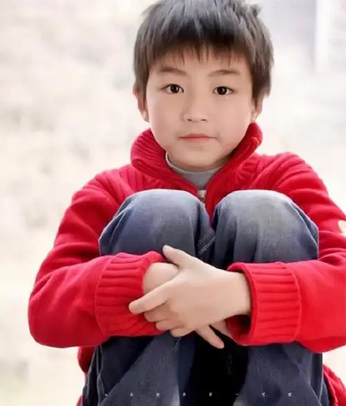 王俊凯童年洗澡照