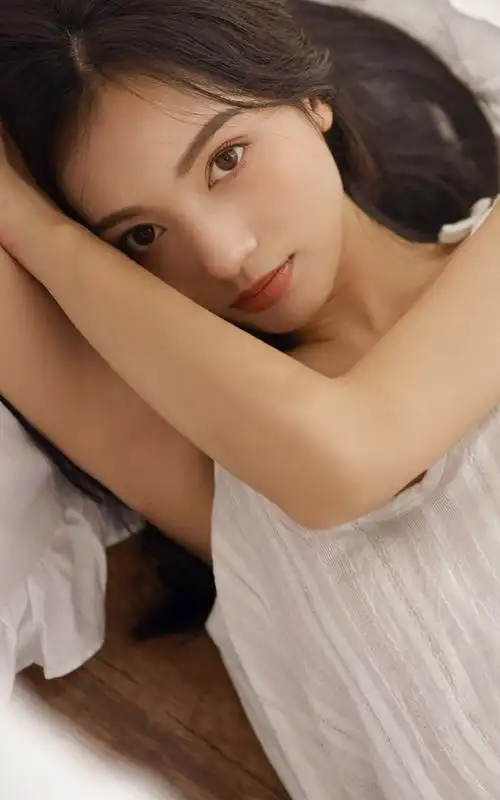 气质长发美女性感诱人写真安卓手机壁纸