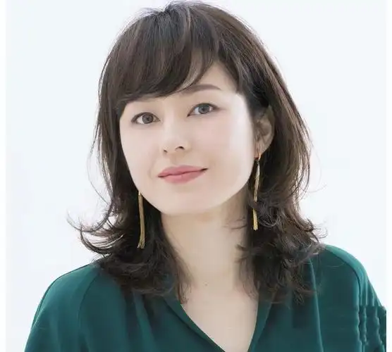 45岁女人想要年轻提气质试试这五款发型优雅减龄很时髦