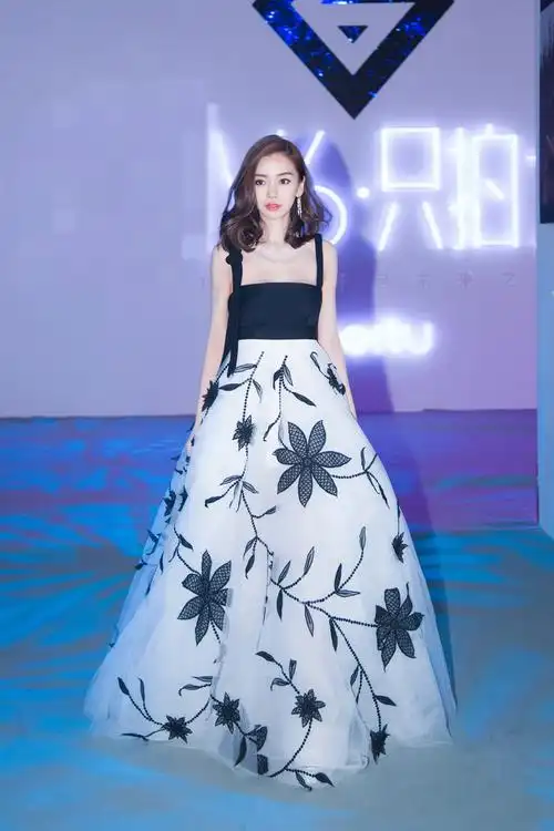 angelababy黑白礼裙高贵优雅显少女气息
