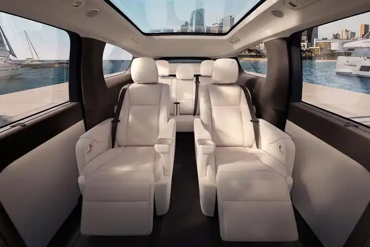 奶爸车再升级 理想mega内饰官图发布