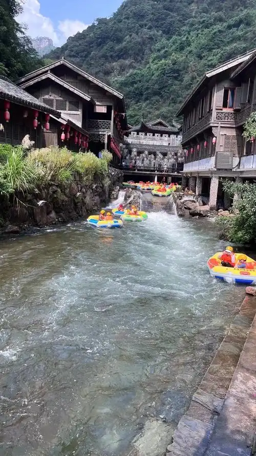 大觉山风景区#一起游山玩水 #夏日峡谷漂流地推荐 #假期游玩 - 抖音
