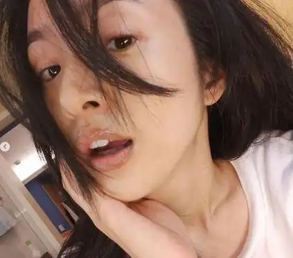 林依晨"开睡衣趴"公开素颜照!