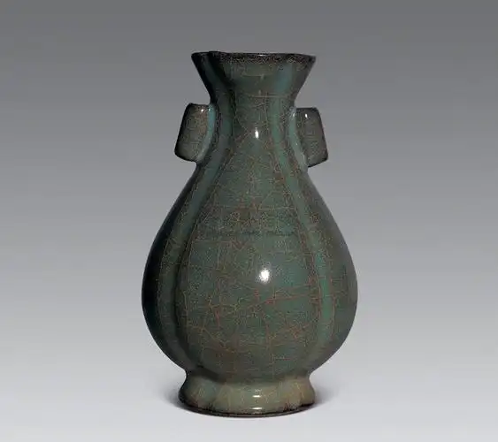 0046 南宋 官窑瓜棱贯耳瓶