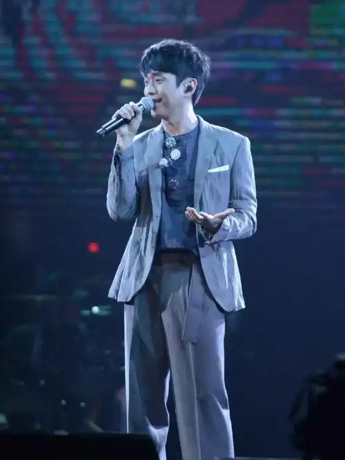 高清美图 | 王心凌成都甜蜜开唱,张栋梁现身再掀回忆杀!