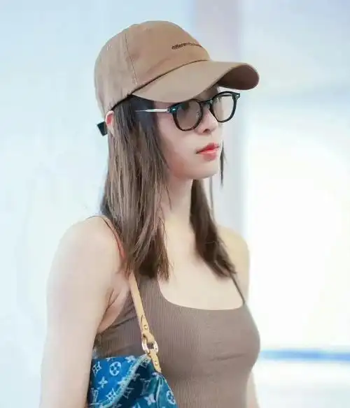 钟楚曦机场穿搭好美