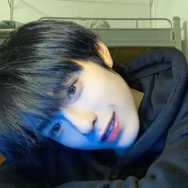 干净清爽优质男生头像