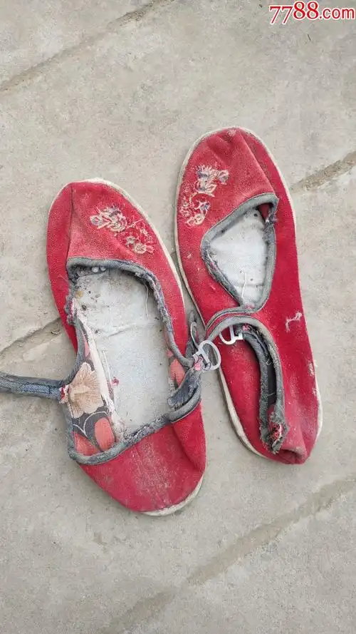 旧鞋收藏女士一带旧布鞋花色绒面塑料底24码上海长征制鞋九厂双鸽
