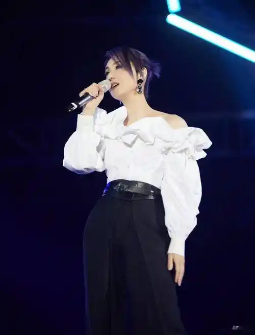 叶倩文,杨千嬅最近太美了,她们才是真正的大女主_文咏珊_精神_郑秀文