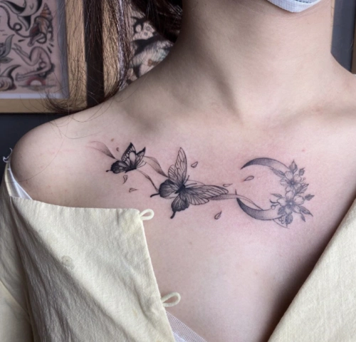 女生锁骨纹身图案超好看的锁骨纹身设计4