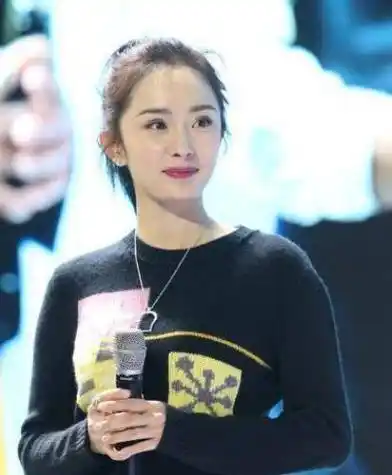 原创杨幂随手一晒的黄金眼贴李佳琪也在用专治眼圈大眼袋