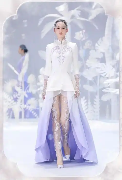 画意国风的雅韵意境演绎真正的仙风道骨丨盖娅传说熊英2020aw若水时装