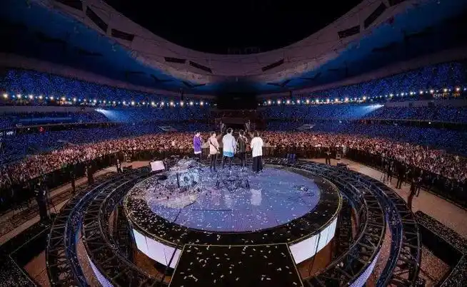 5月26日,台湾流行天团"五月天"在北京国家体育场(鸟巢)开唱 图源
