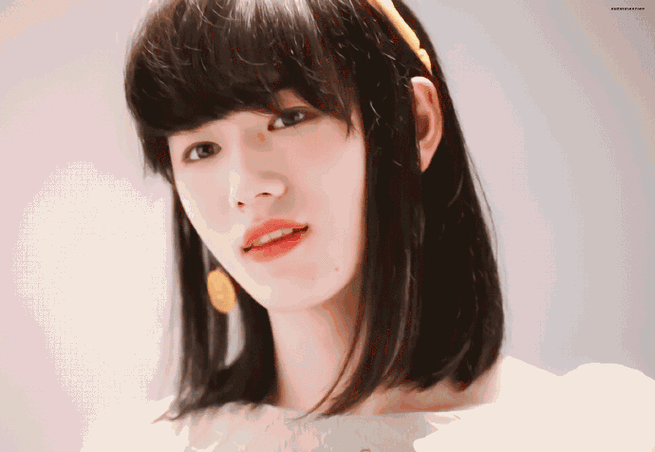 问自己女装漂亮吗#宋亚轩真的是一个宝藏男孩,看到自己的女装照片