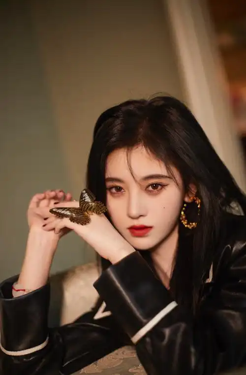 鞠婧祎黑色皮衣酷美写真图片113