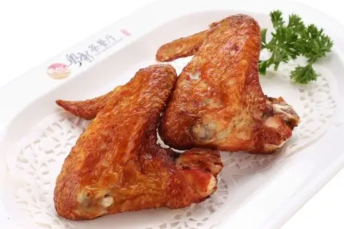▍秘制炸鸡全翅印象里的茶餐厅仿佛只有叉烧烧鹅,殊不知原来炸全翅