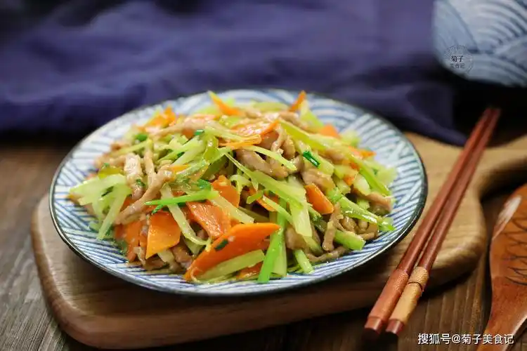 原创快手家常小炒菜的常规做法学会这三步新手也能轻松下厨