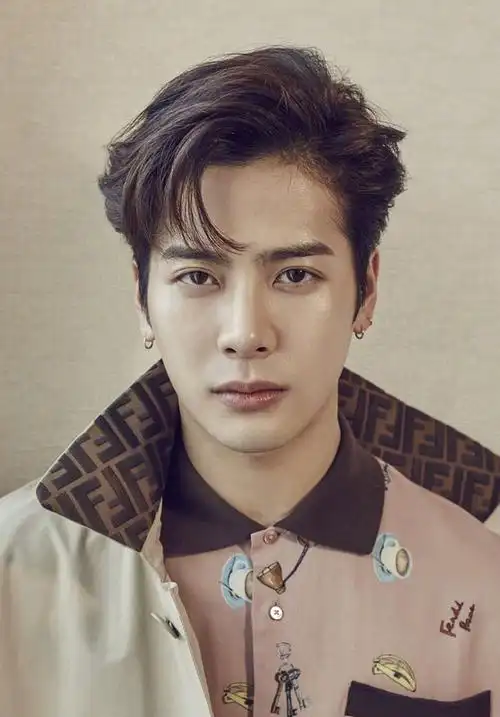 > 王嘉尔超帅时尚写真大片(6/8)