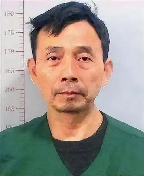 操场埋尸案杜少平被执行死刑前和亲人短暂见面后被押到刑场