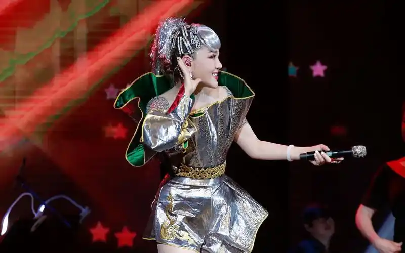 活动作品蒙古吱花乌兰图雅ktv演唱套马杆躲汉子第一人称视角视频流出