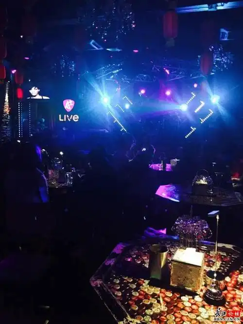 男子在酒吧消费回家却成"贼" 监控还清白