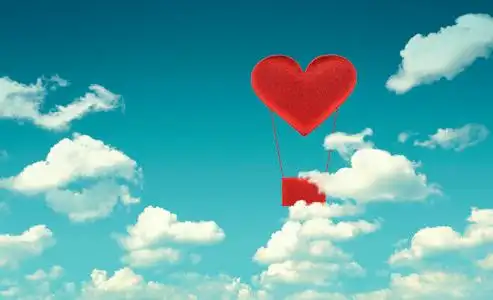 充满爱的天空图片