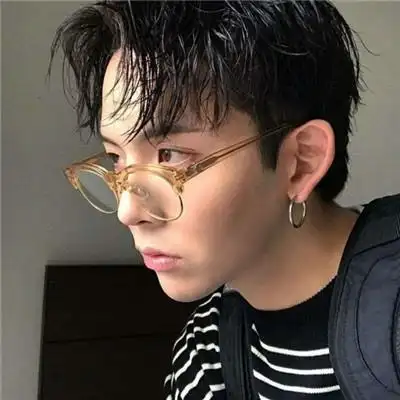 2020抖音最火男生头像霸气高冷汇报一下今天我也很喜欢你