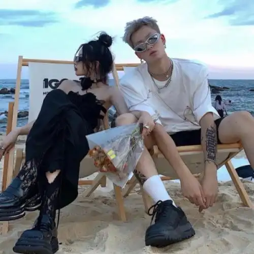 真人情侣头像超拽霸气,别羡慕别人的爱情自己幸福就好