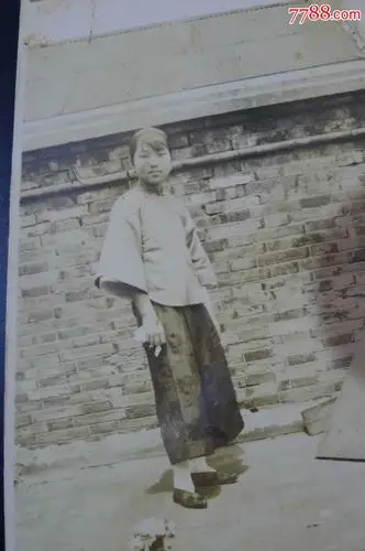 民国少女照片,服装有时代特色.6.3*10.