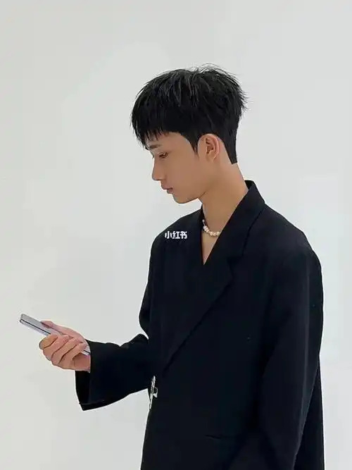 男生摩根烫 蓬松纹理