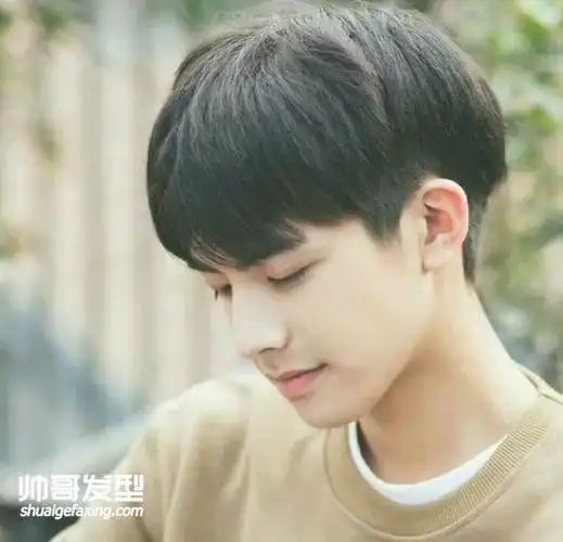 四款最适合小鲜肉的发型 高颜值90后男生流行发型